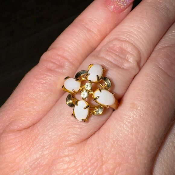 Vintage Gold Plated Opal Ring - Picture 5 of 11